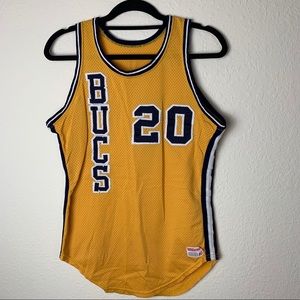 Vintage Wilson basketball jersey, size Small 🏀